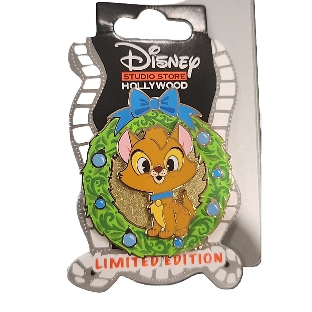 Disney Trading Pin OLIVER & COMPANY Holiday Cat Wreath LE 400 152739 DSSH